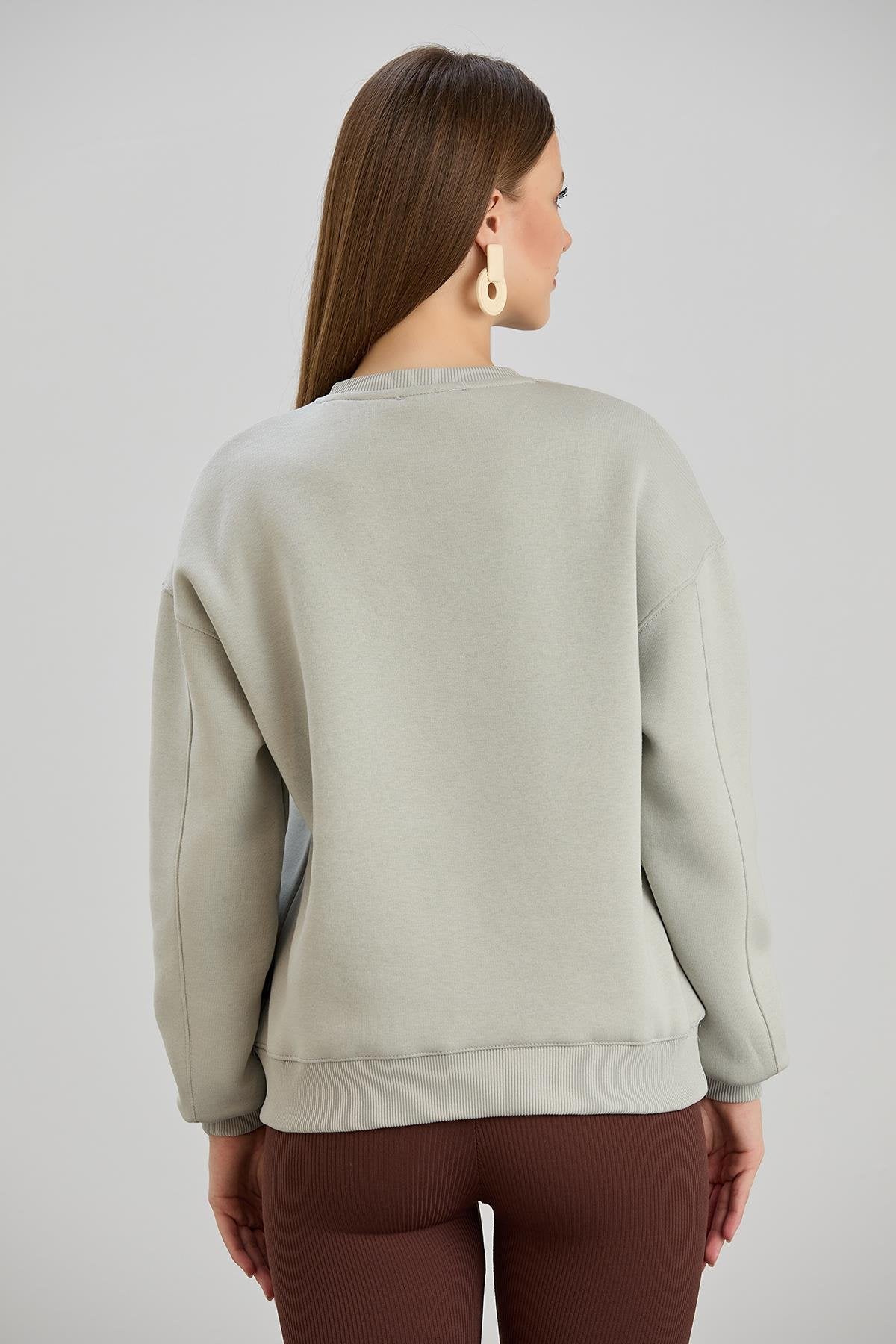 Basic sweater licht grijs