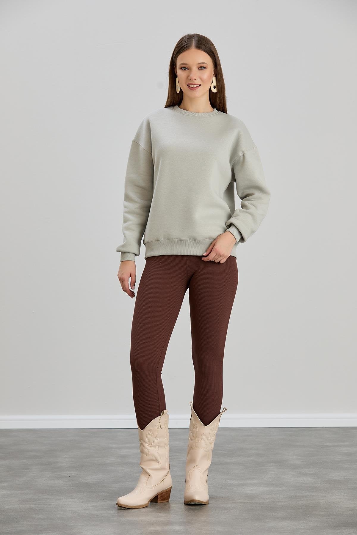 Basic sweater licht grijs